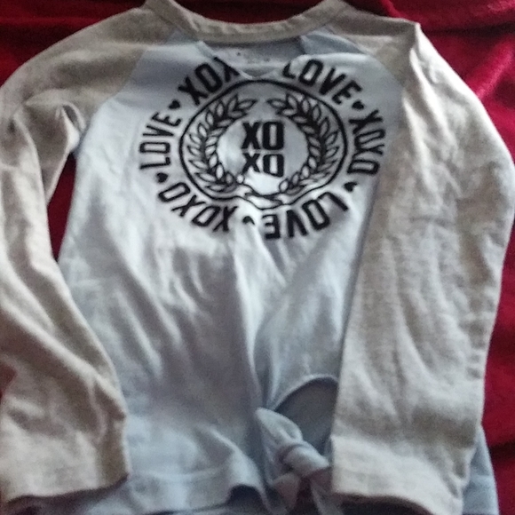 3 piece Girl Top Bundle - Picture 2 of 4